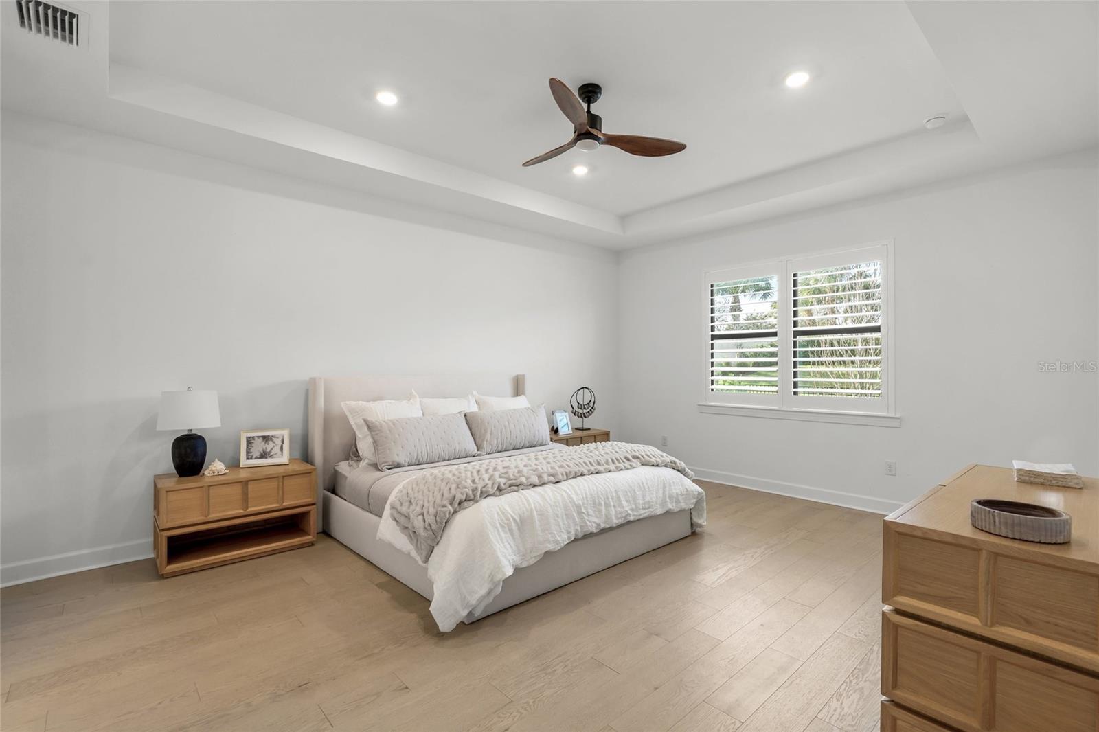 7765 GRANDE SHORES DR