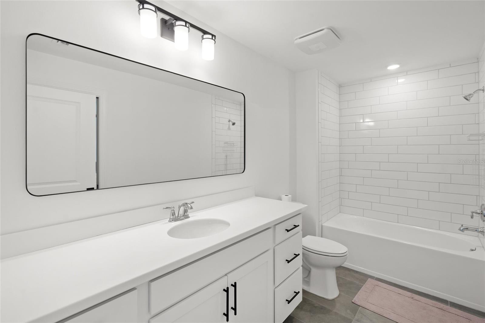 7765 GRANDE SHORES DR