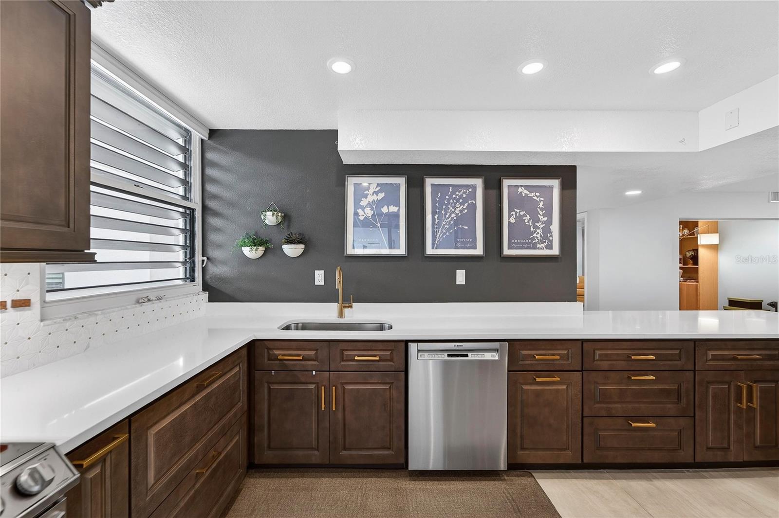 513 BAYPORT WAY #513