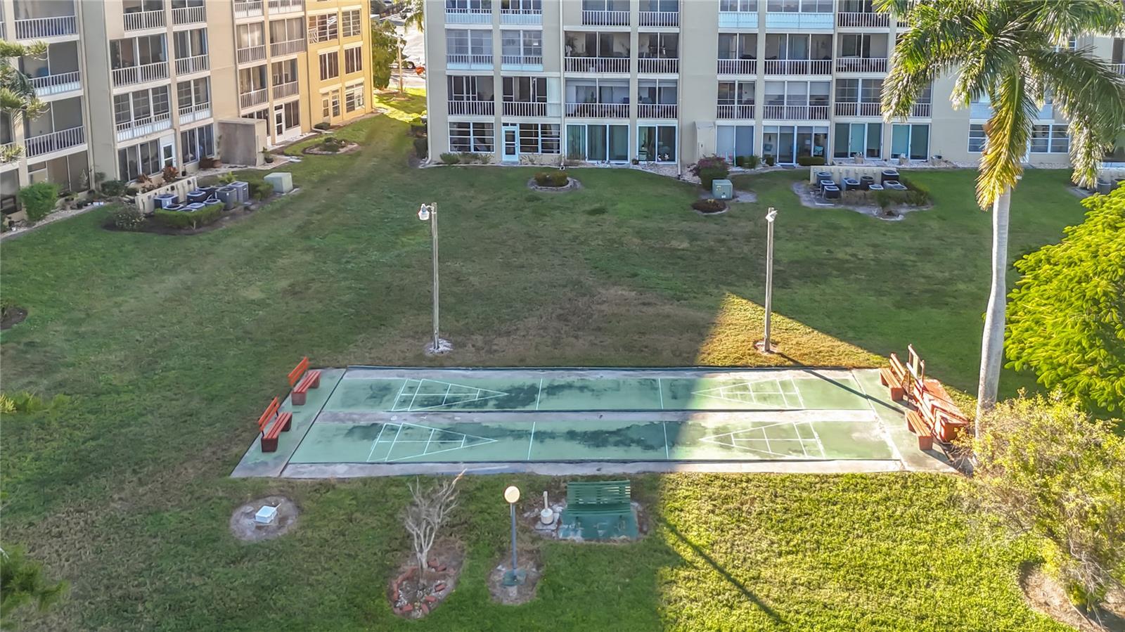 3785 LAKE BAYSHORE DR #H-405