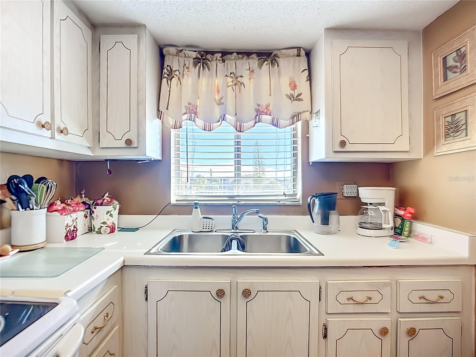 3785 LAKE BAYSHORE DR #H-405