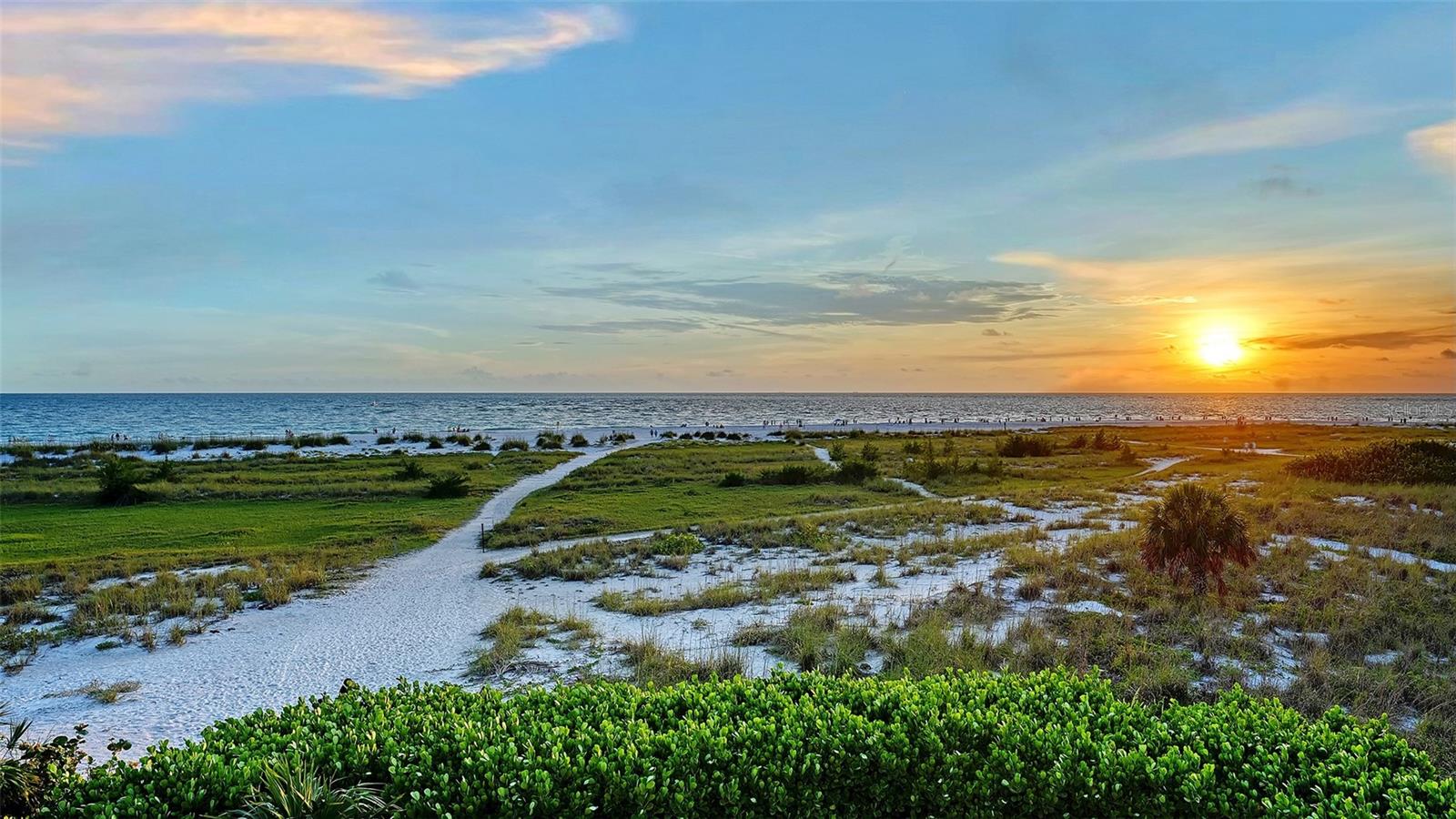 801 N SHORE DR
