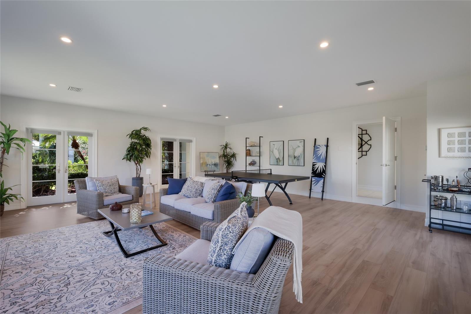750 SIESTA KEY CIR