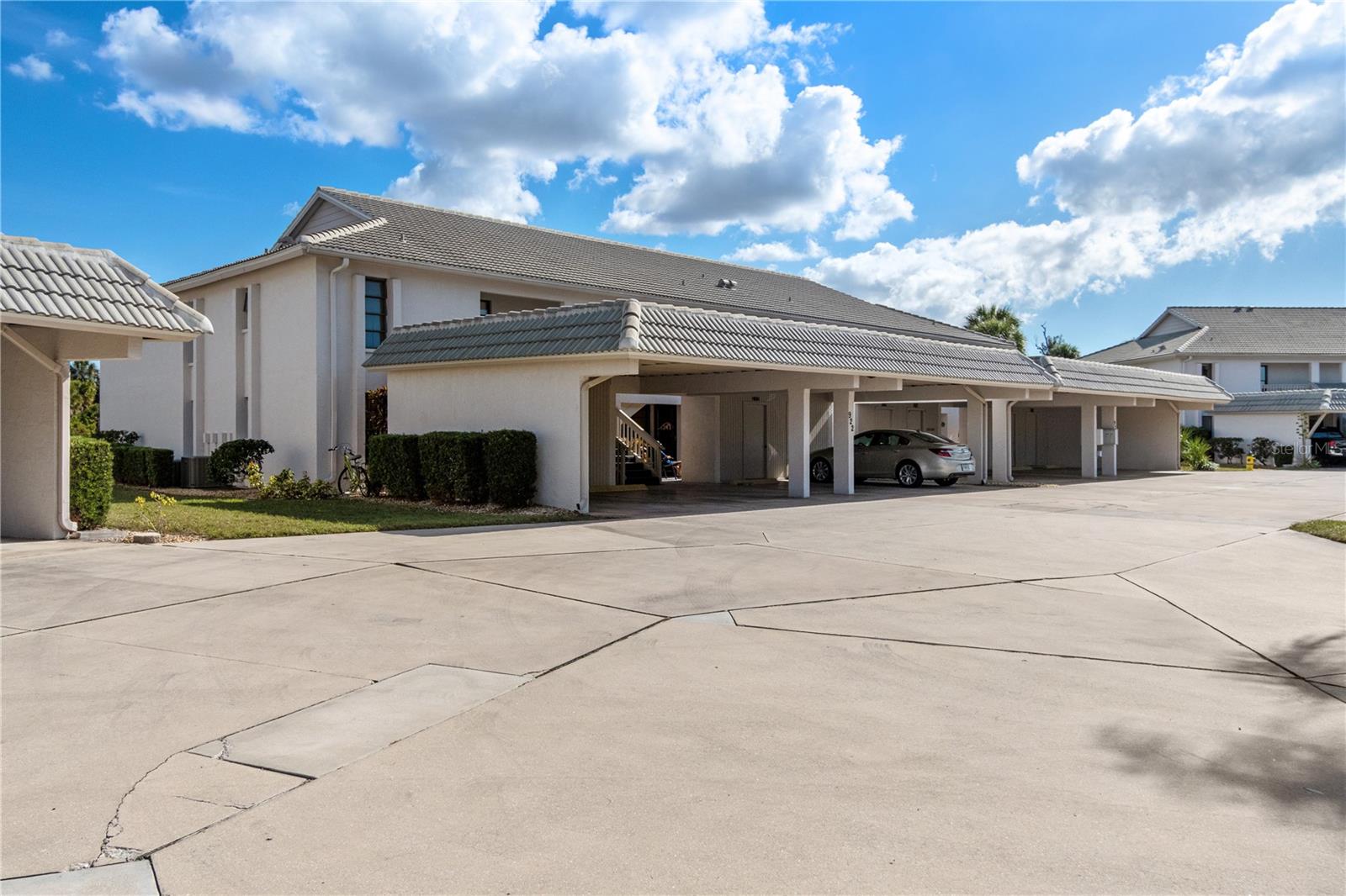 922 CAPRI ISLES BLVD #217