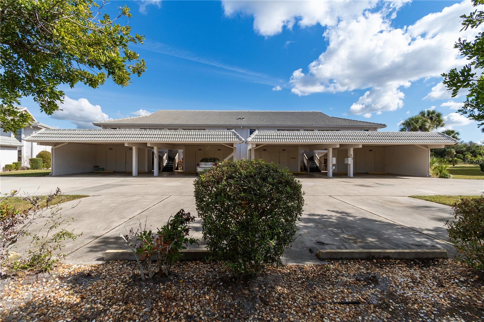 922 CAPRI ISLES BLVD #217