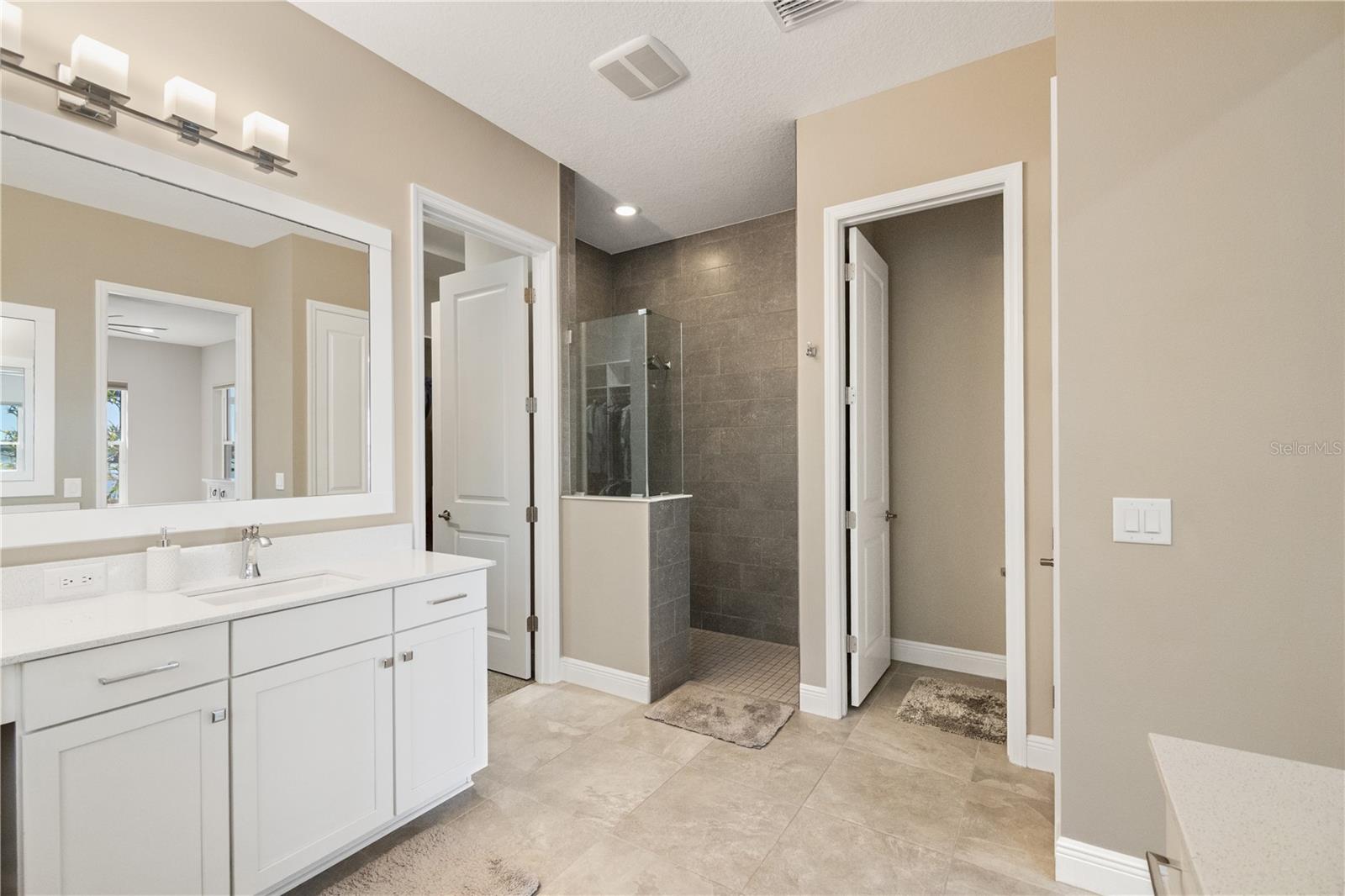 8083 WATERBEND TRL