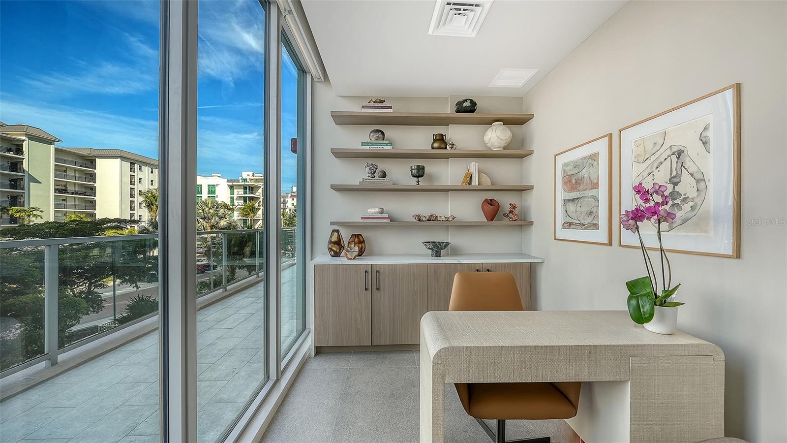 253 GOLDEN GATE PT #701