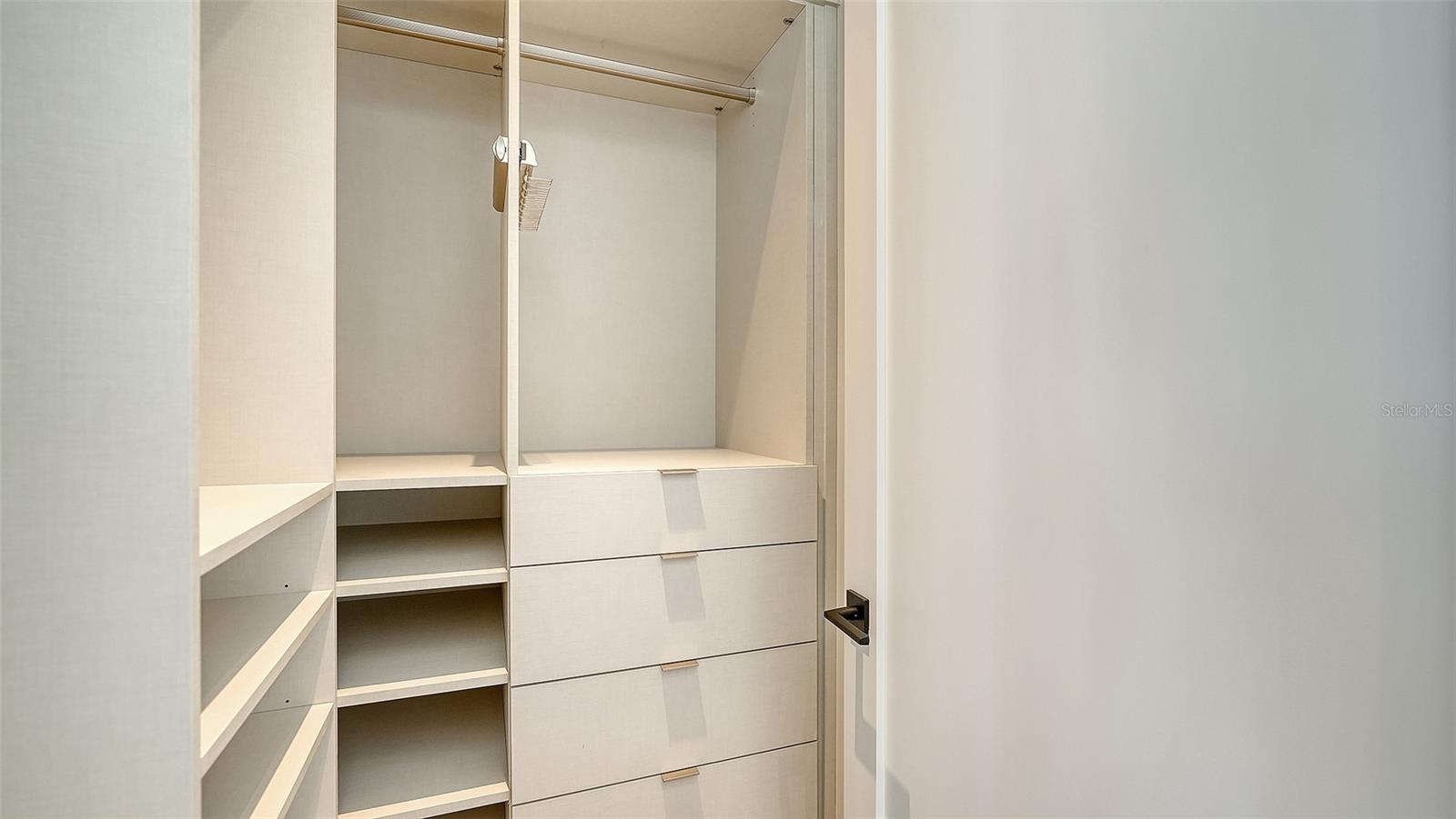 253 GOLDEN GATE PT #701