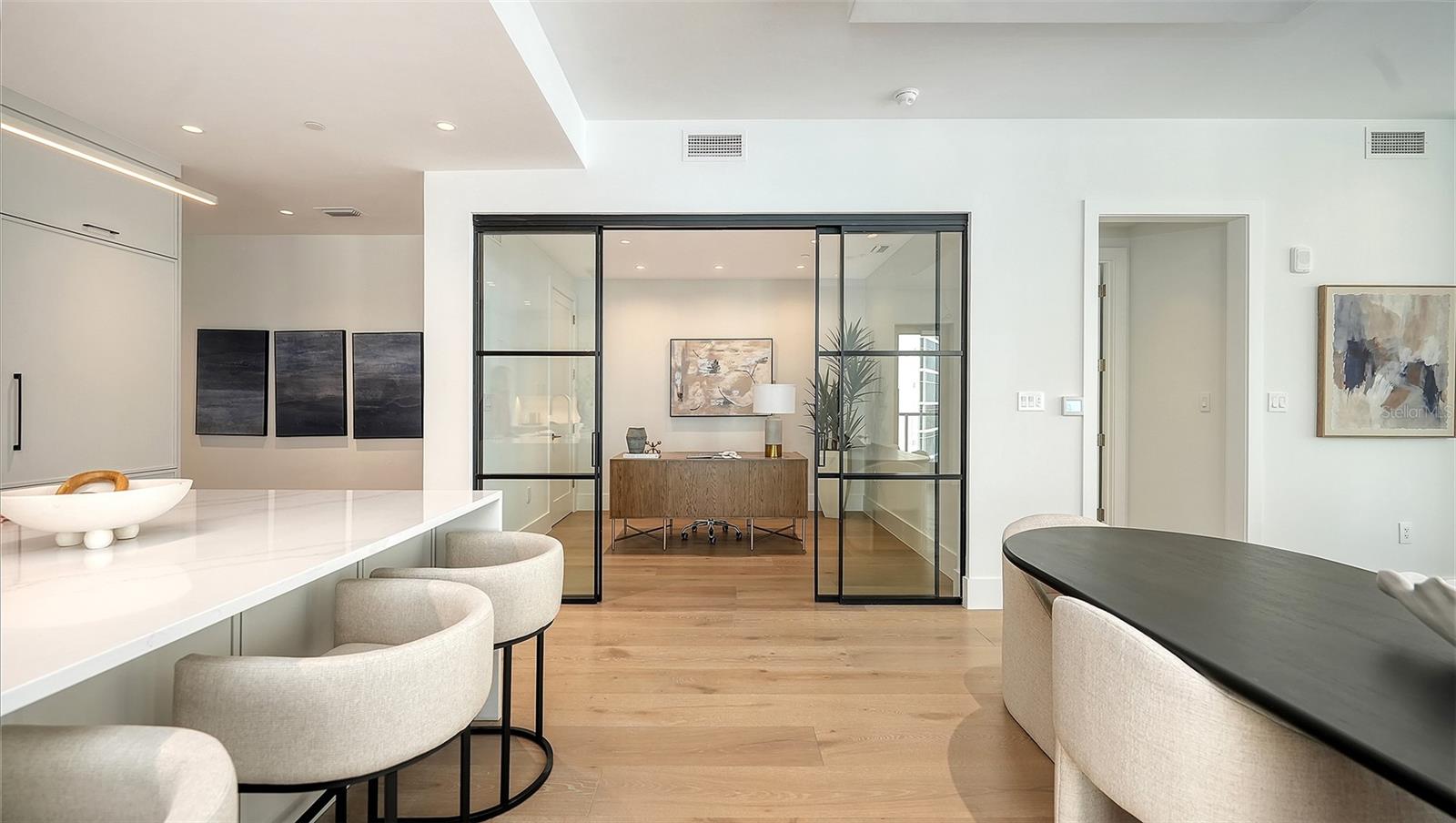 253 GOLDEN GATE POINT #703