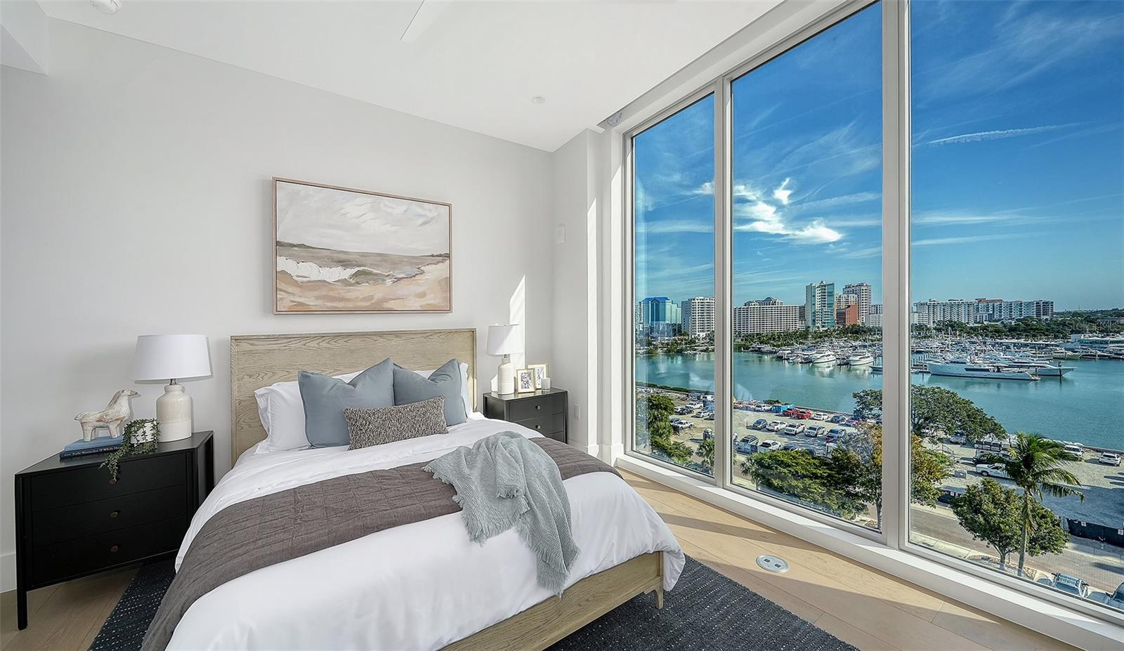 253 GOLDEN GATE POINT #703