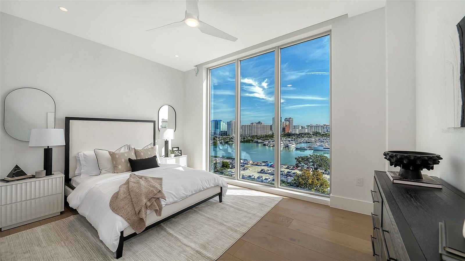 253 GOLDEN GATE POINT #703