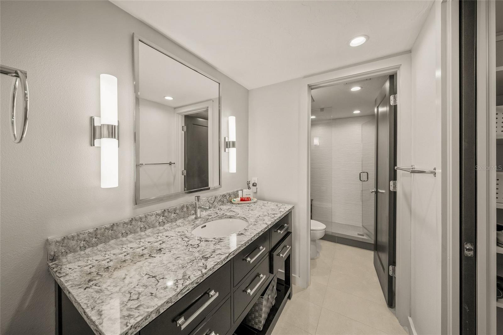 5750 MIDNIGHT PASS RD #704E