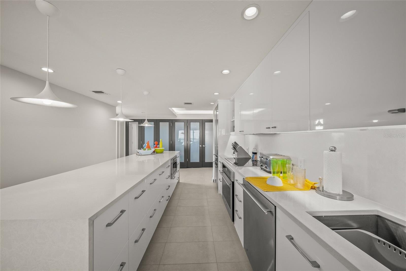 5750 MIDNIGHT PASS RD #704E