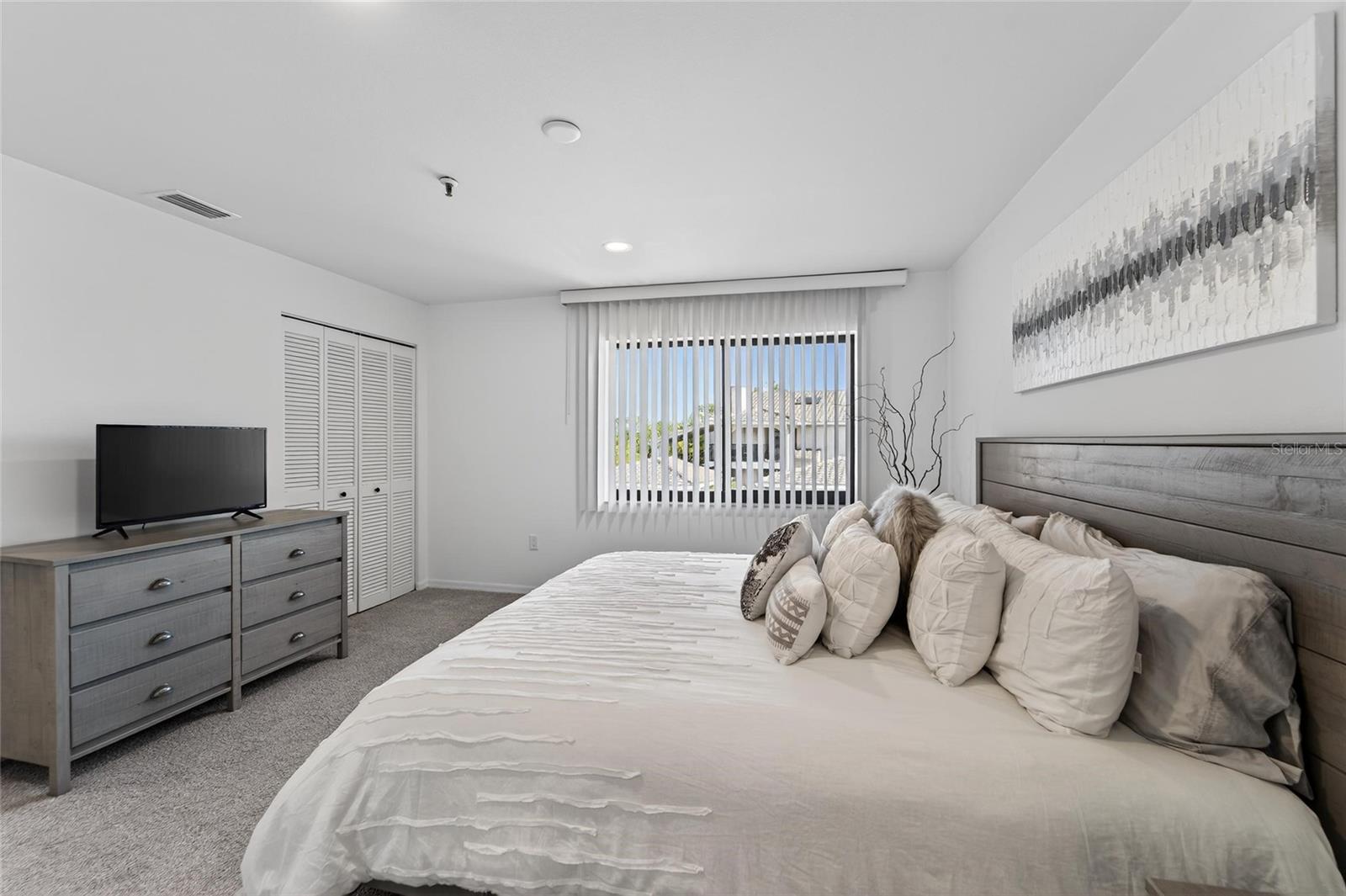 2155 HARBOURSIDE DR #804