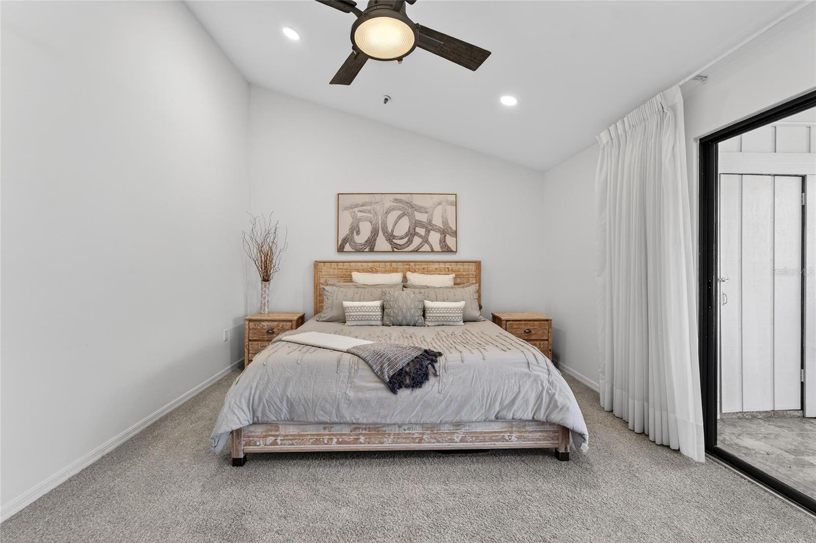 2155 HARBOURSIDE DR #804