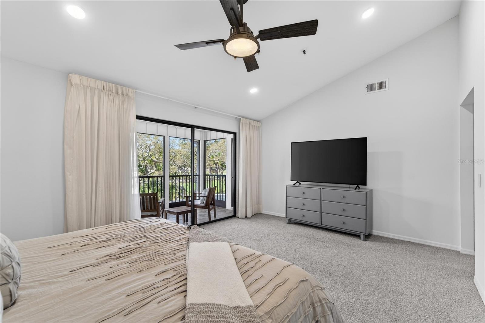 2155 HARBOURSIDE DR #804