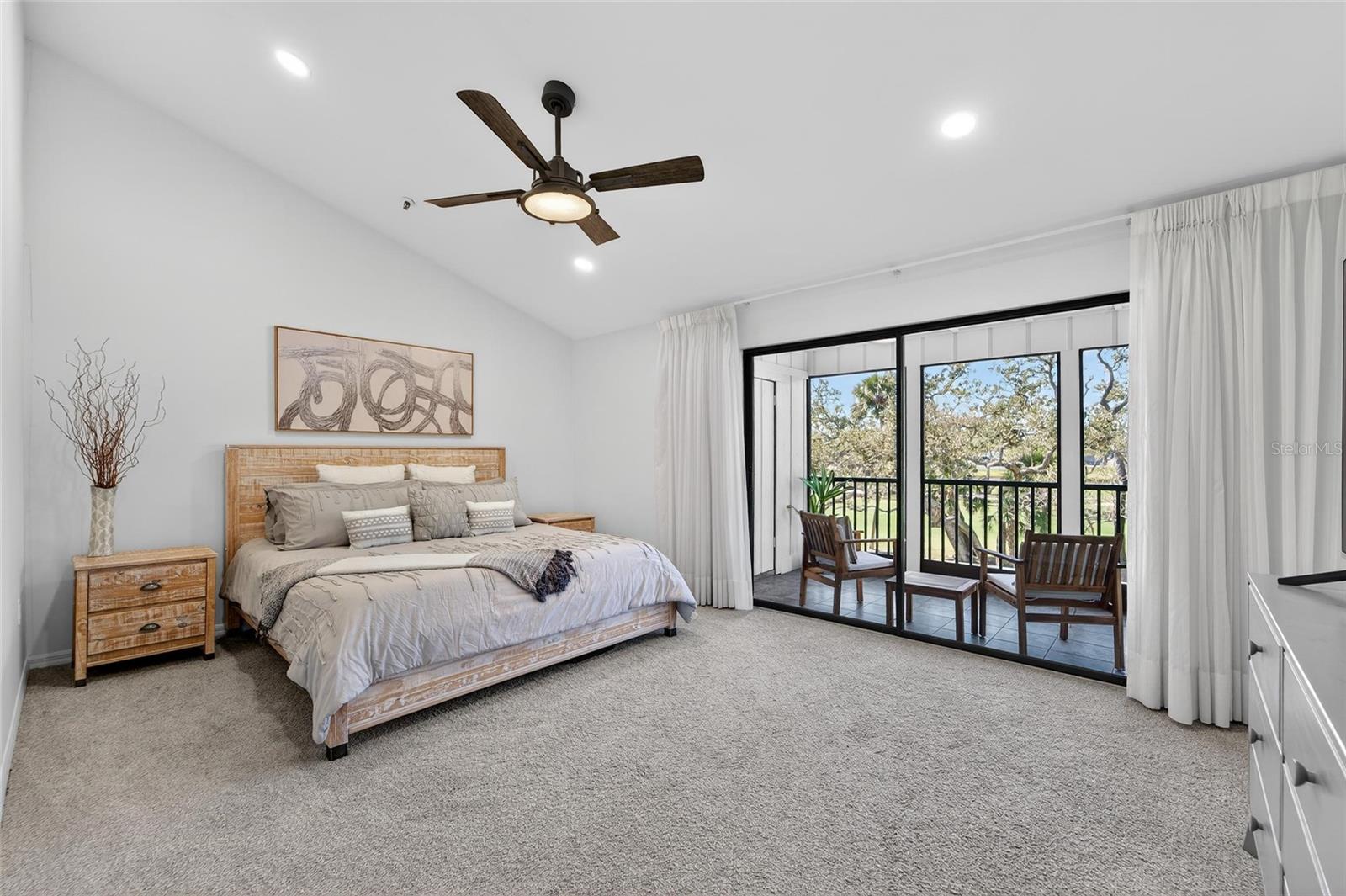 2155 HARBOURSIDE DR #804