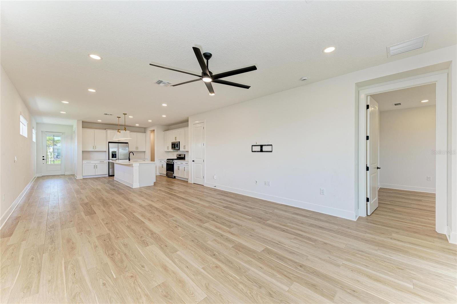 1051 WATERLINE CT
