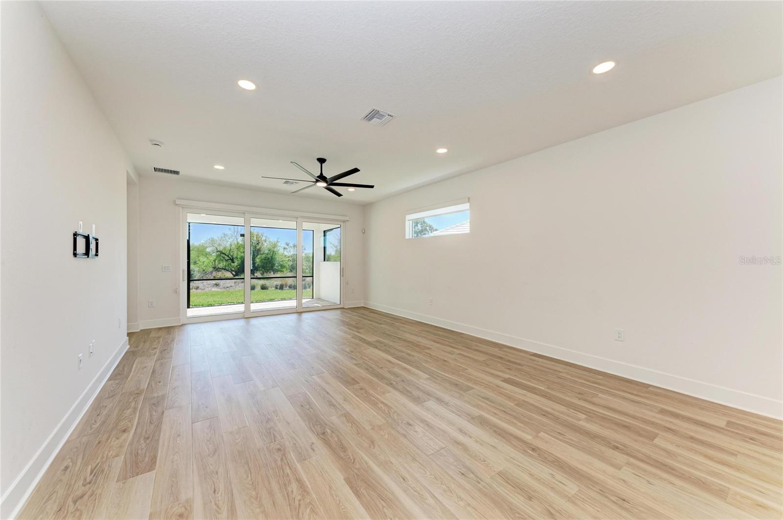 1051 WATERLINE CT