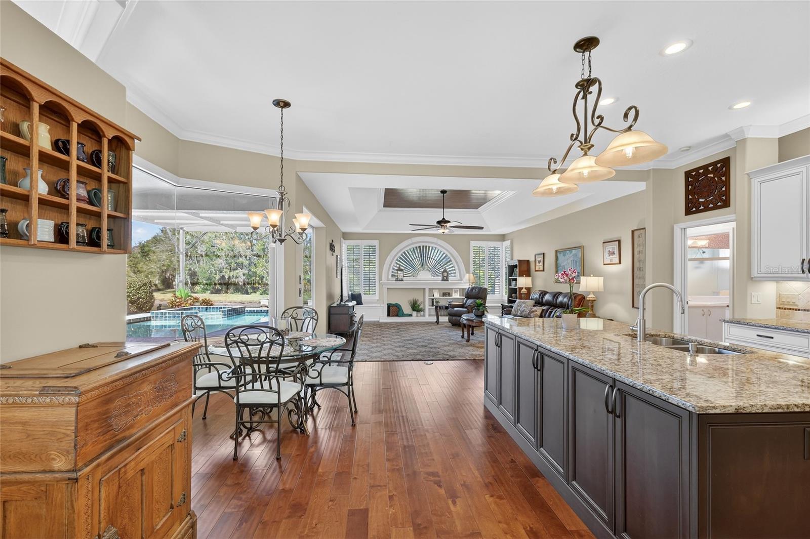 11908 OAK RIDGE DR
