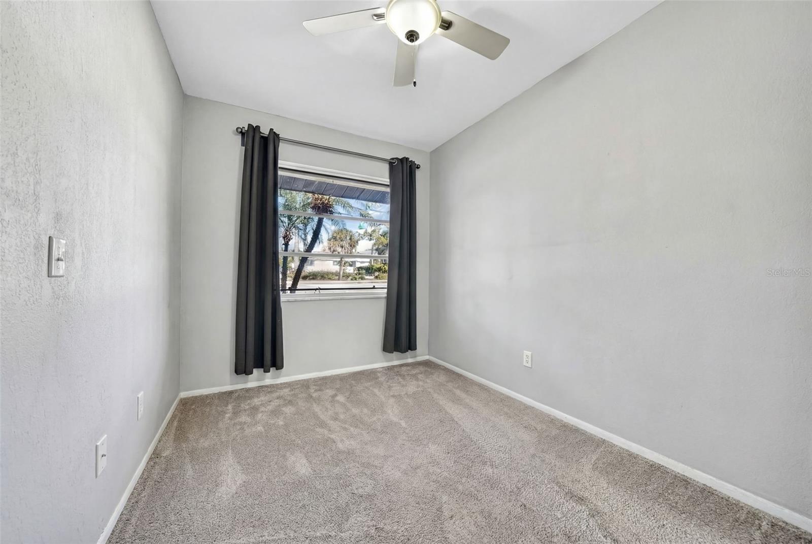 405 W SEMINOLE DR