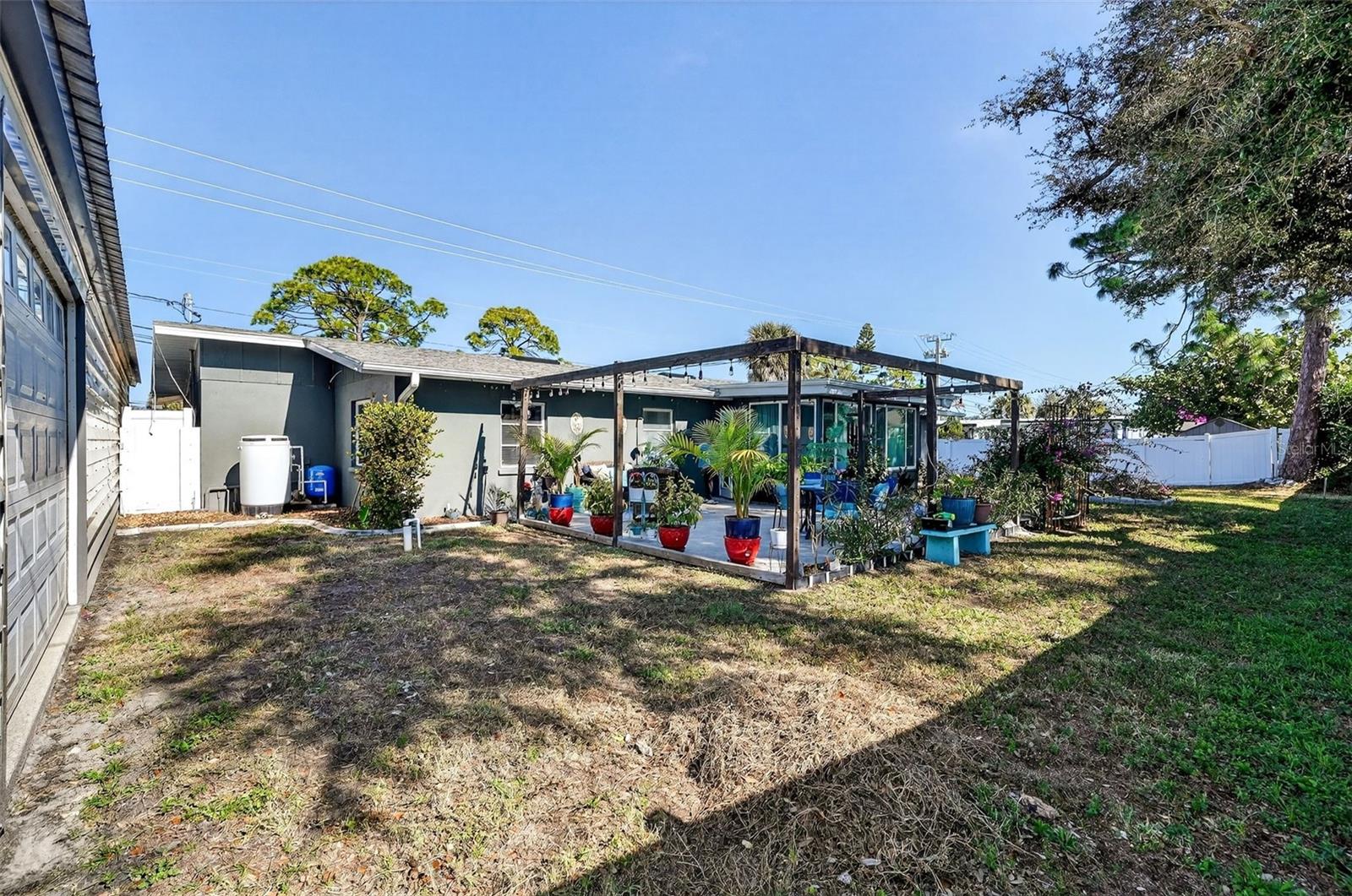 405 W SEMINOLE DR