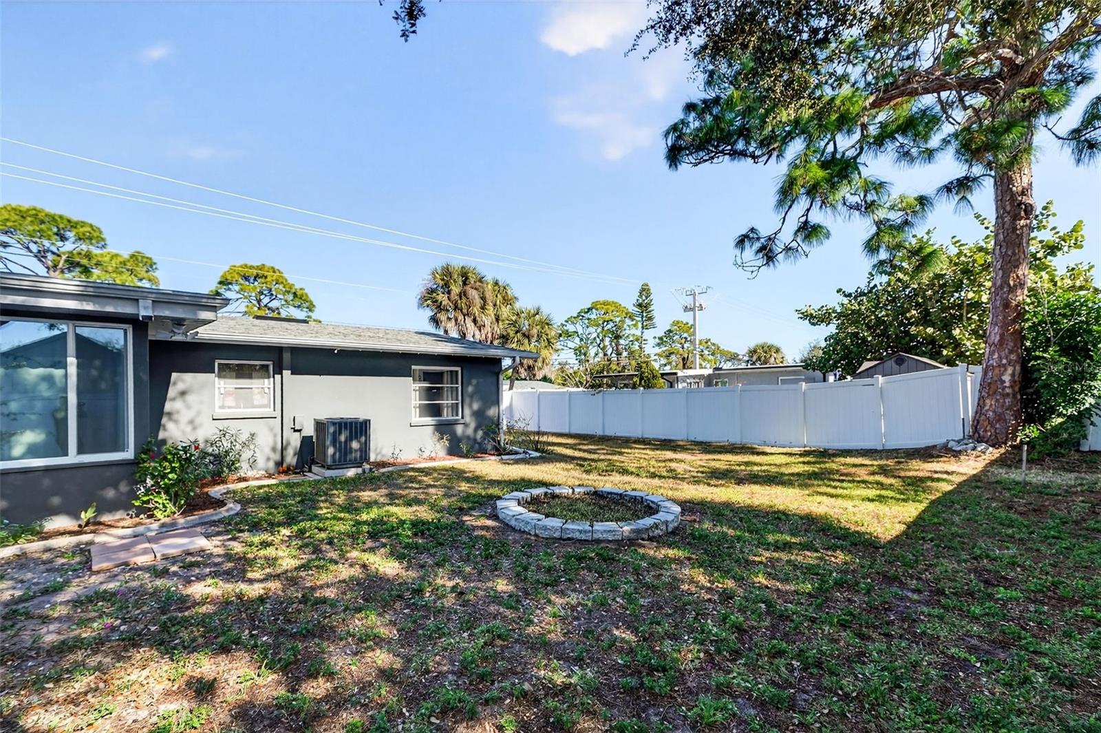 405 W SEMINOLE DR