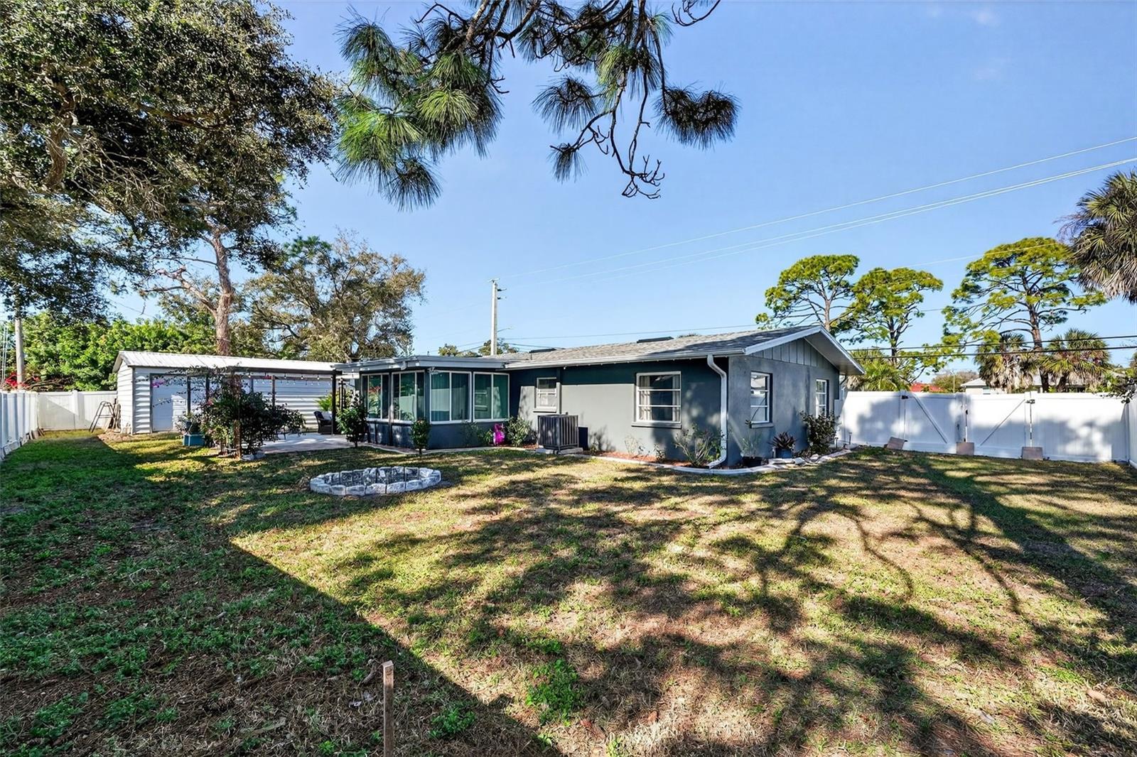 405 W SEMINOLE DR