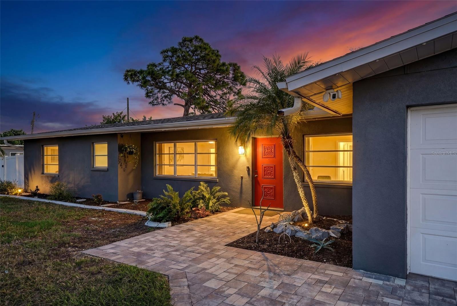 405 W SEMINOLE DR