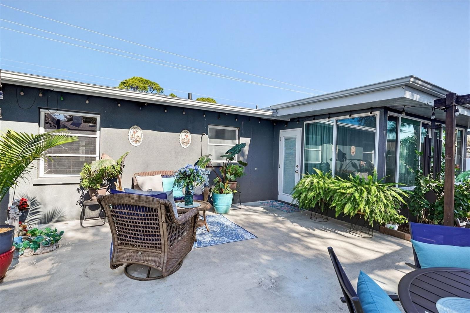 405 W SEMINOLE DR