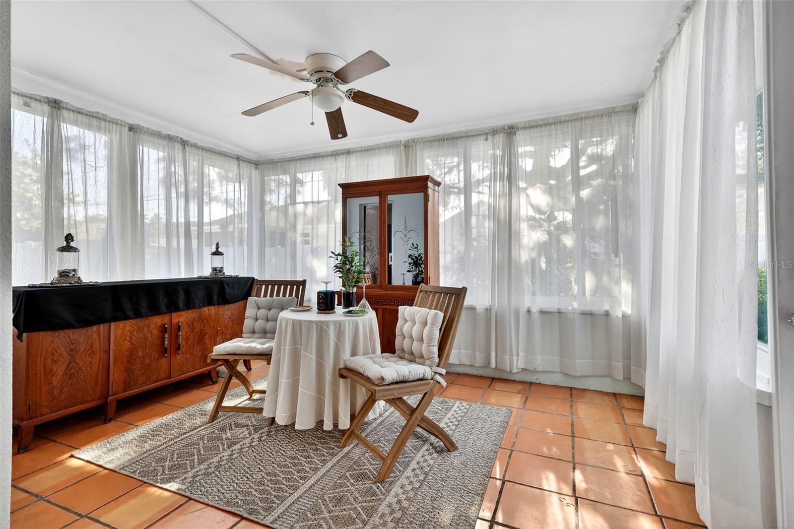 405 W SEMINOLE DR