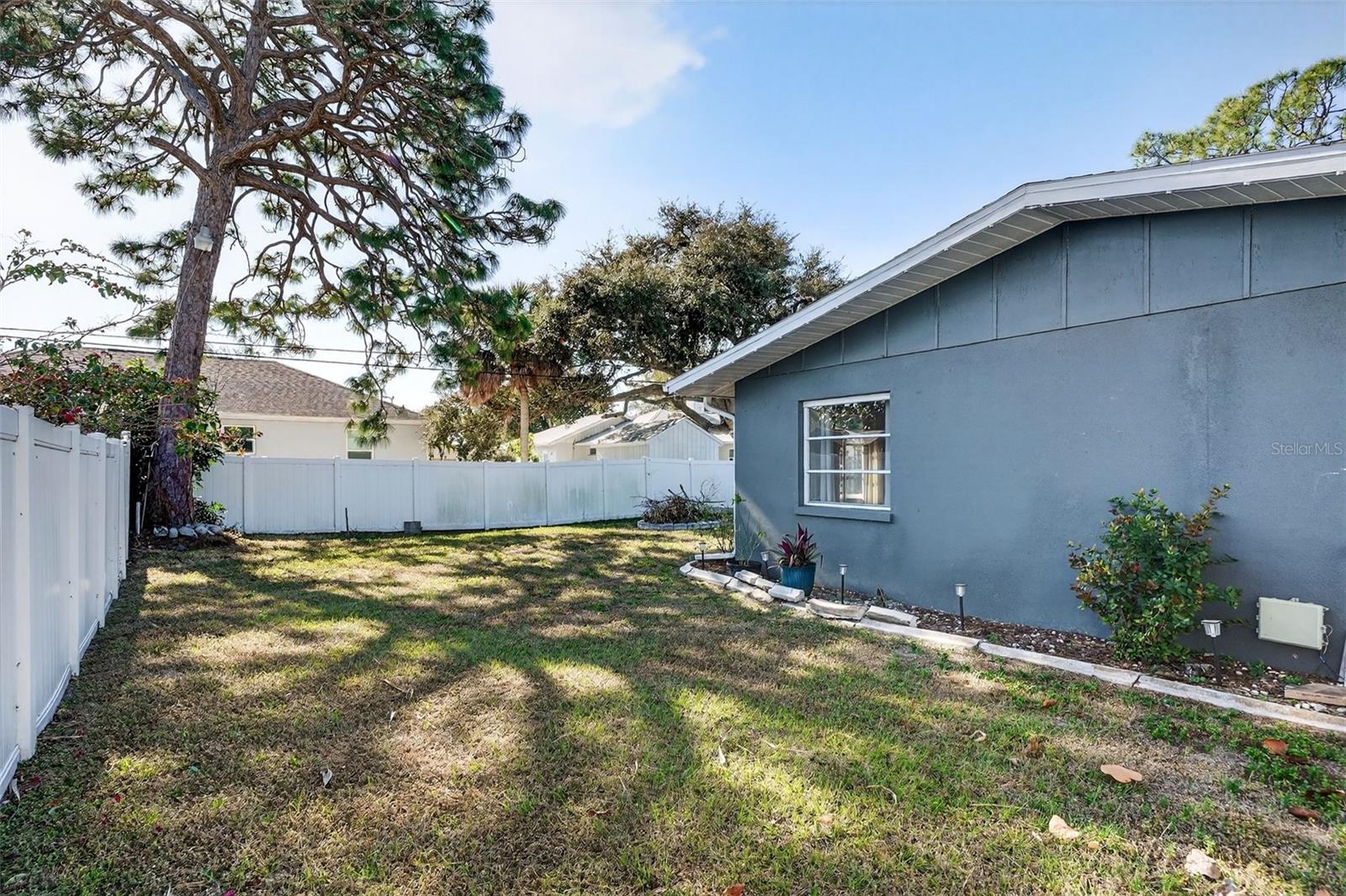 405 W SEMINOLE DR