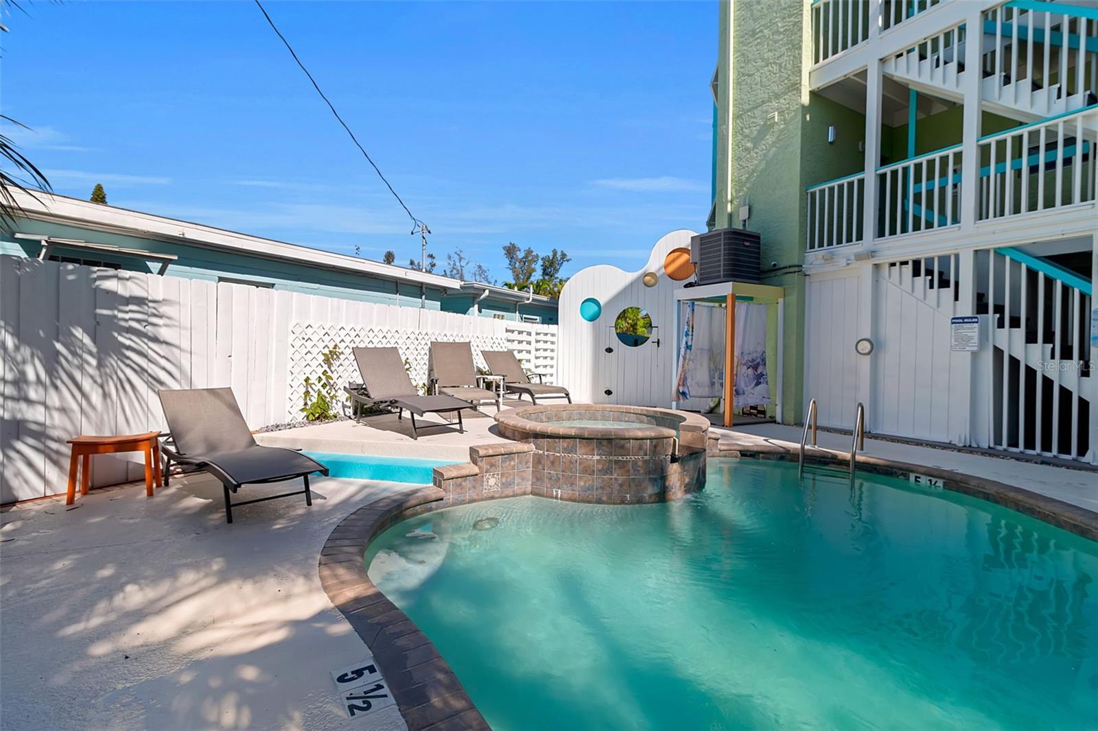 5322 CALLE DE LA SIESTA