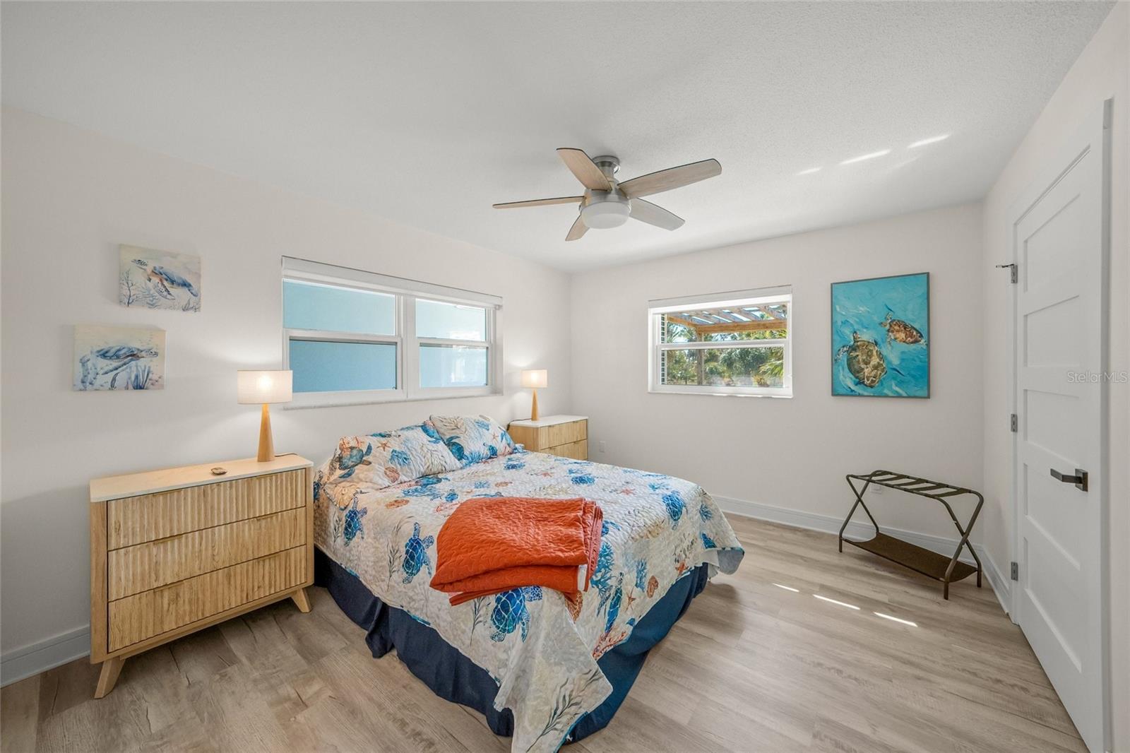 8560 HERON LAGOON CIR