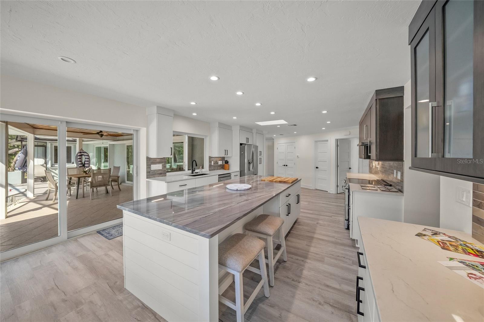 8560 HERON LAGOON CIR