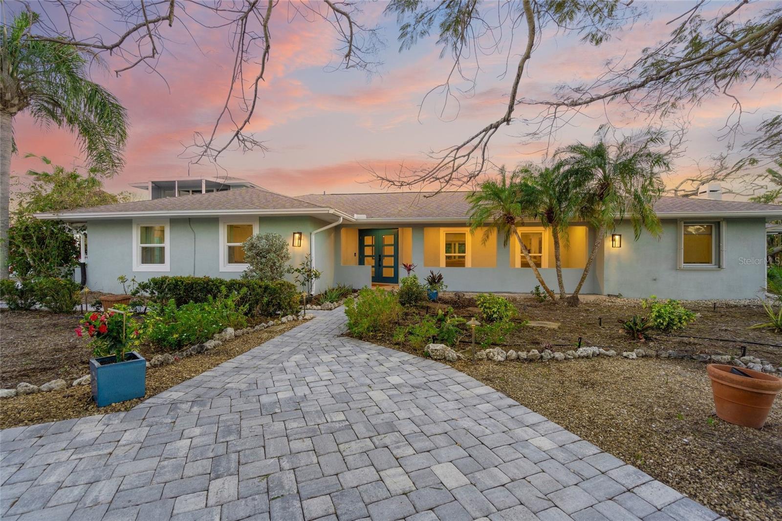 8560 HERON LAGOON CIR