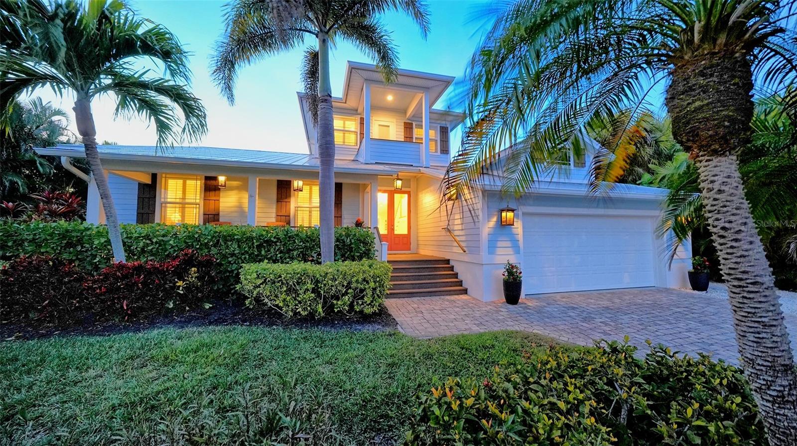 605 N POINT DR