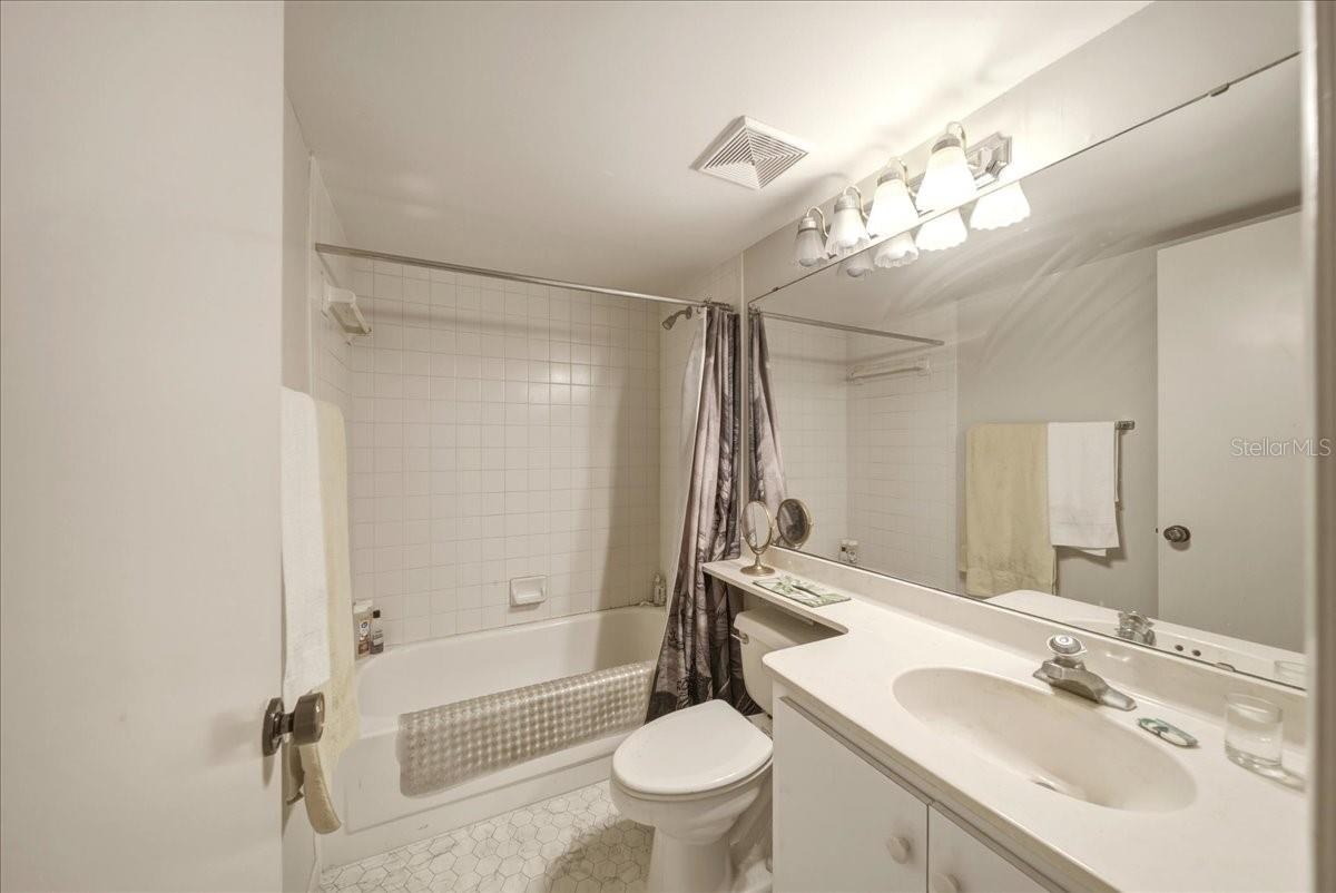 1711 PELICAN COVE RD #341