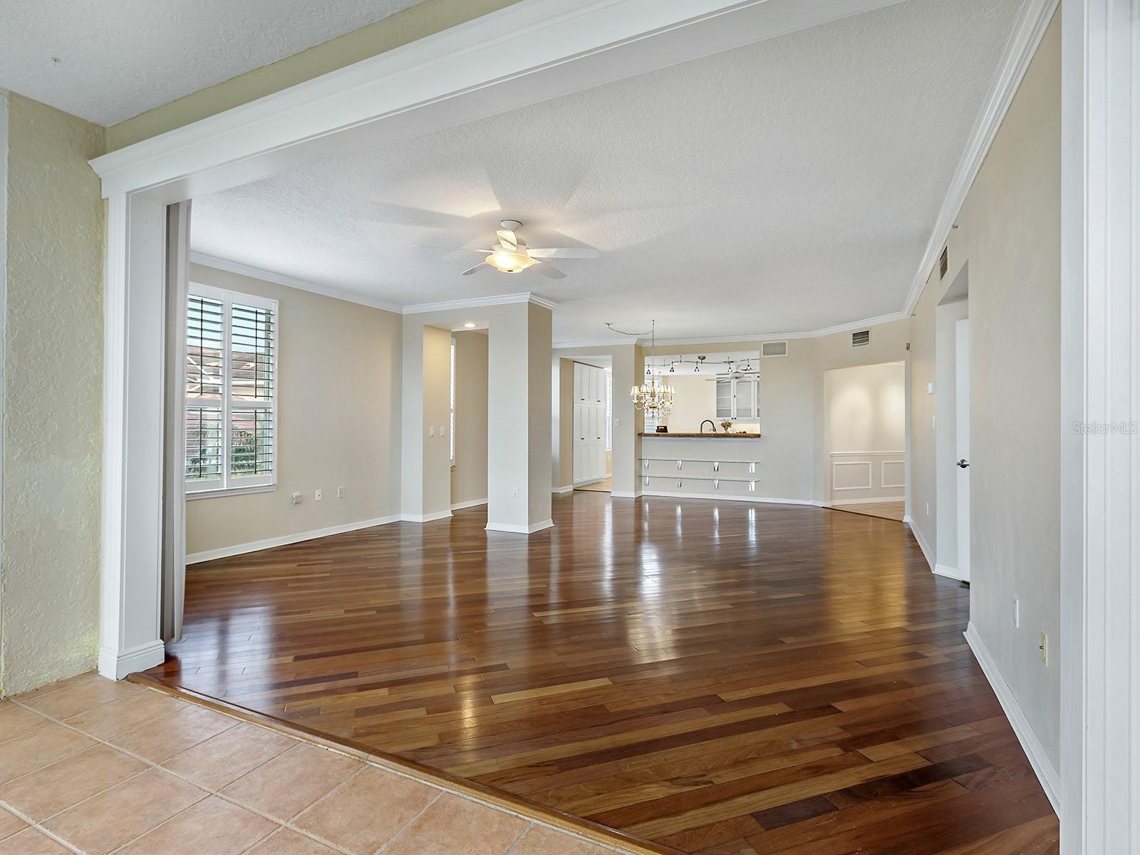 5420 EAGLES POINT CIR #106