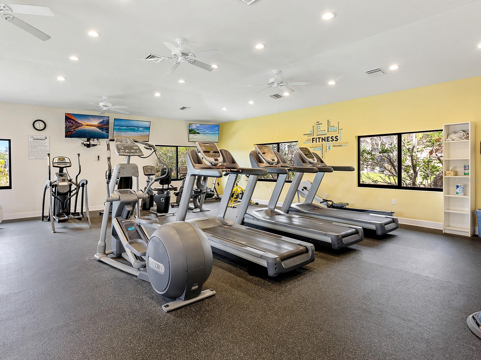 5420 EAGLES POINT CIR #106