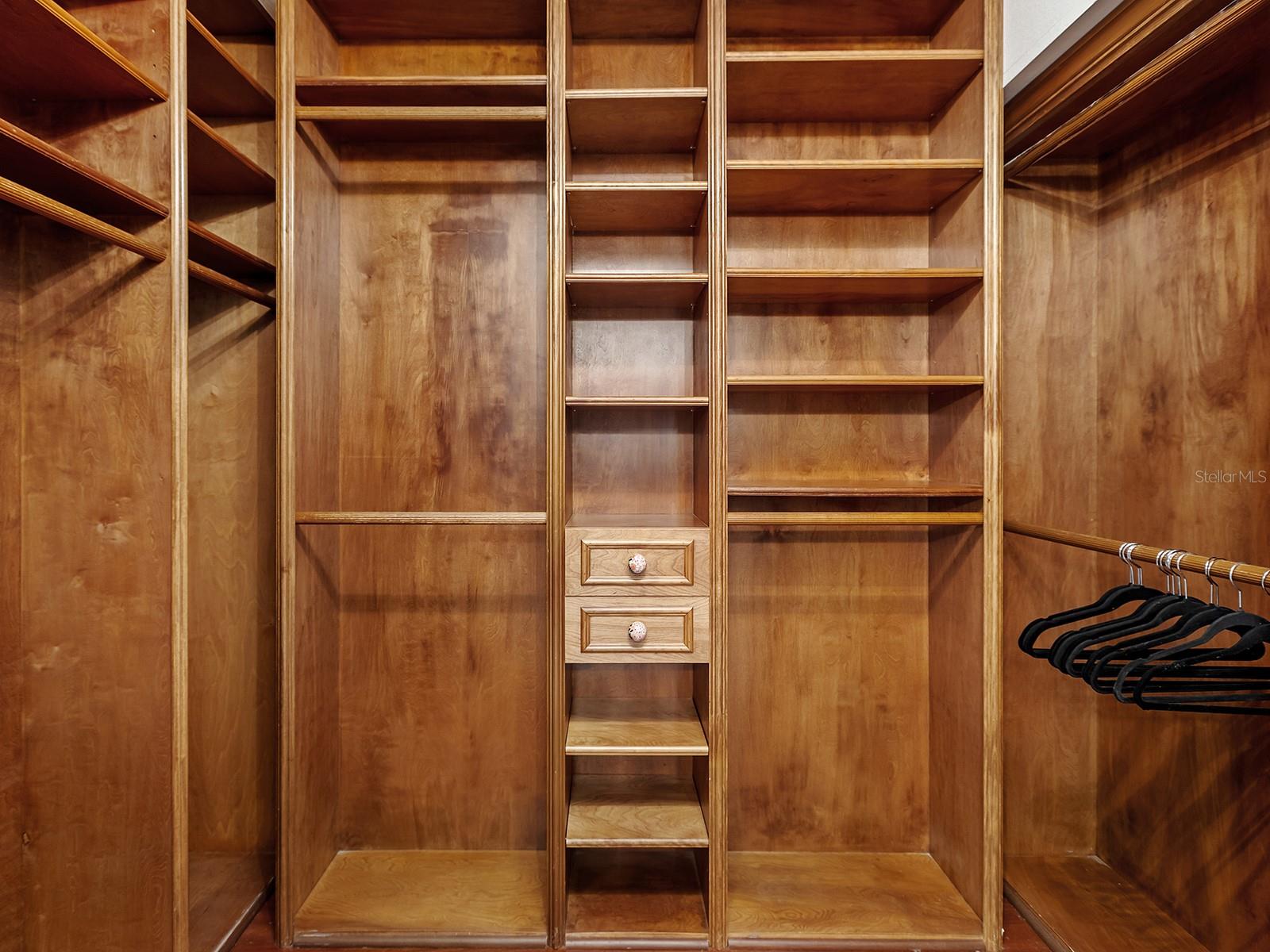 5420 EAGLES POINT CIR #106