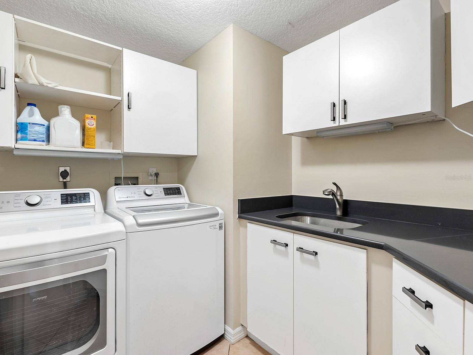 5420 EAGLES POINT CIR #106