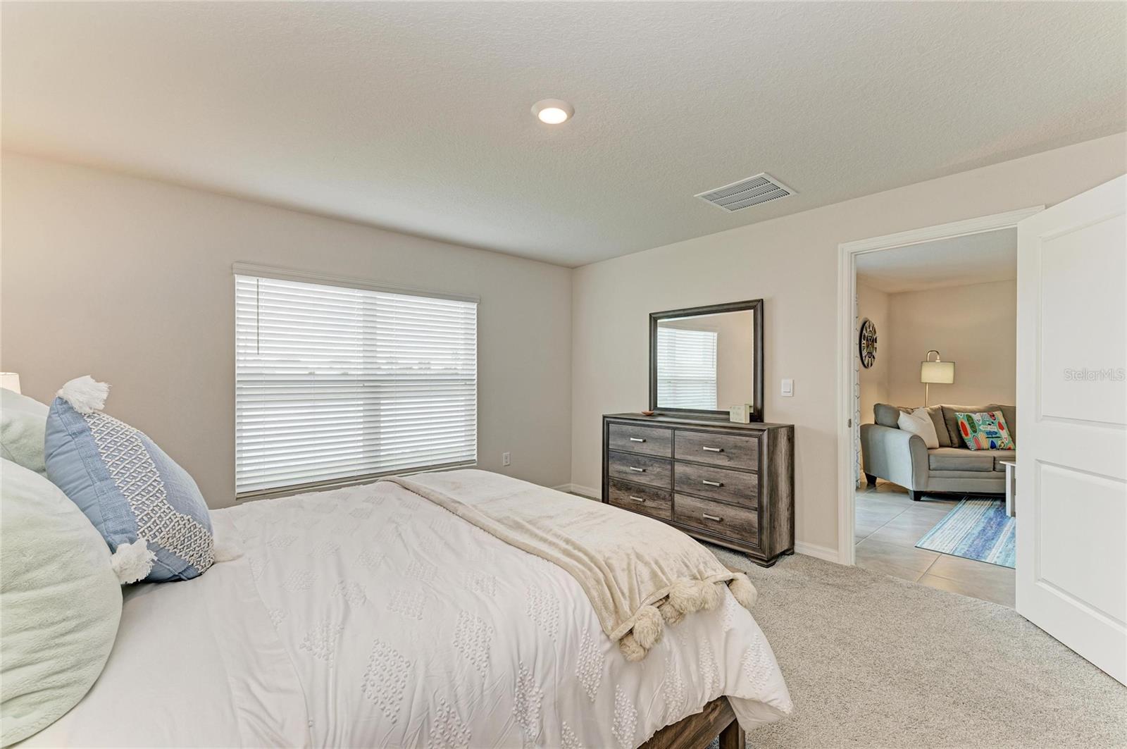 3915 DIRECT GREEN PL