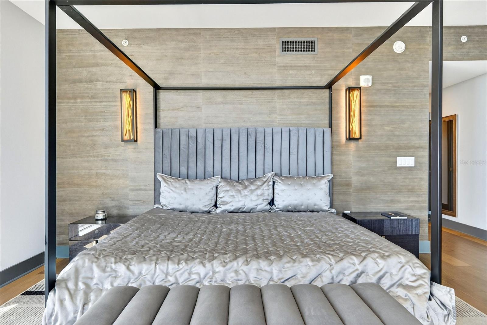 800 N TAMIAMI TRL #1217