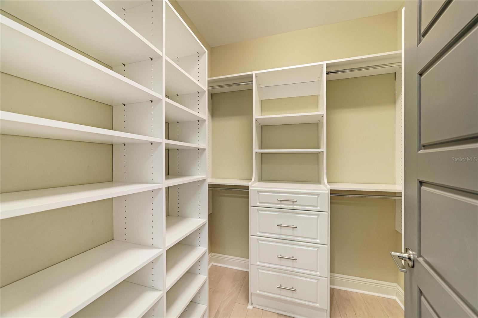 826 HONEYFLOWER LOOP