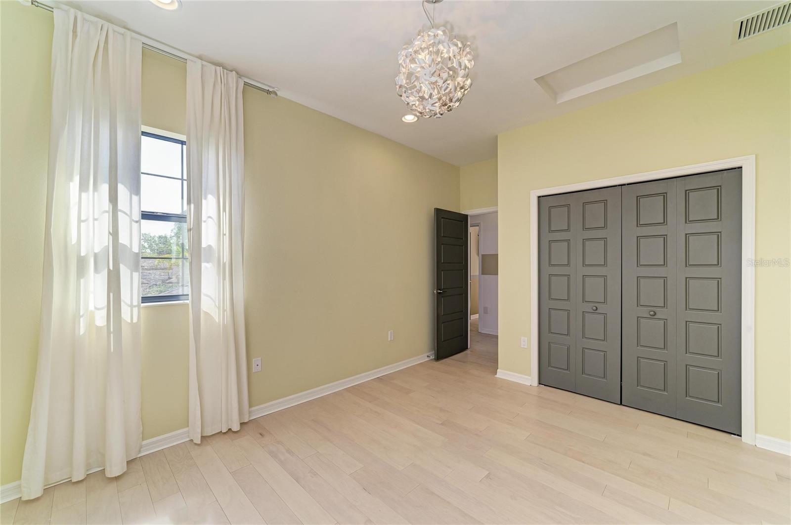 826 HONEYFLOWER LOOP