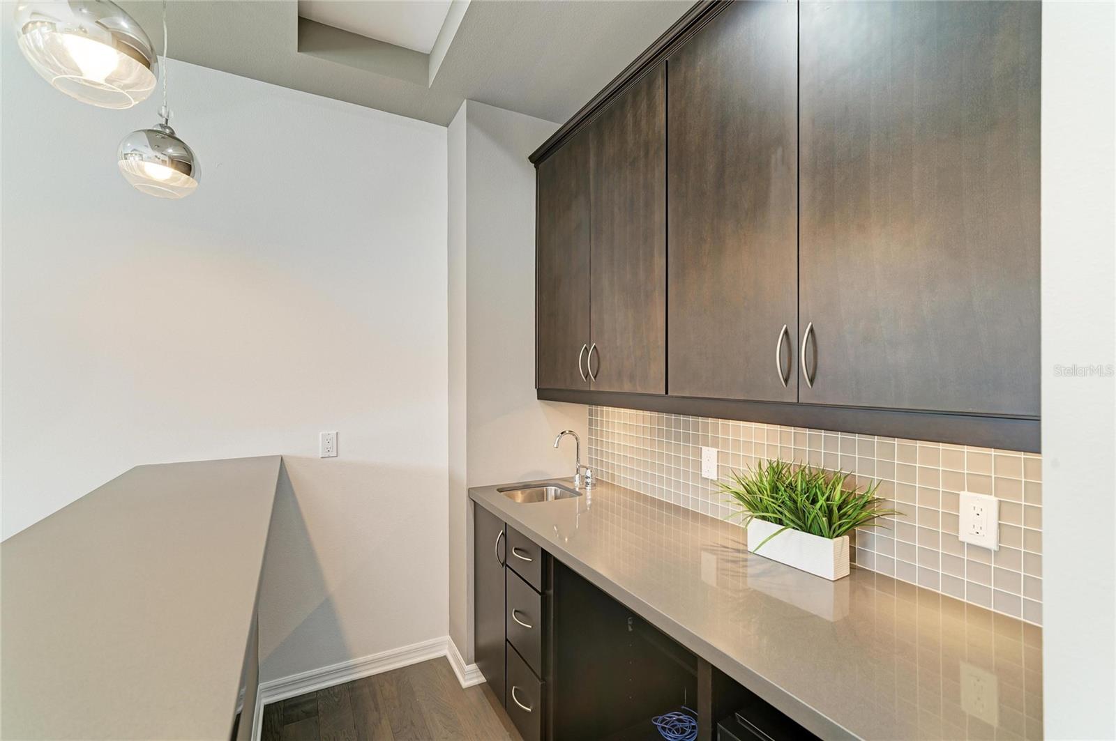 826 HONEYFLOWER LOOP