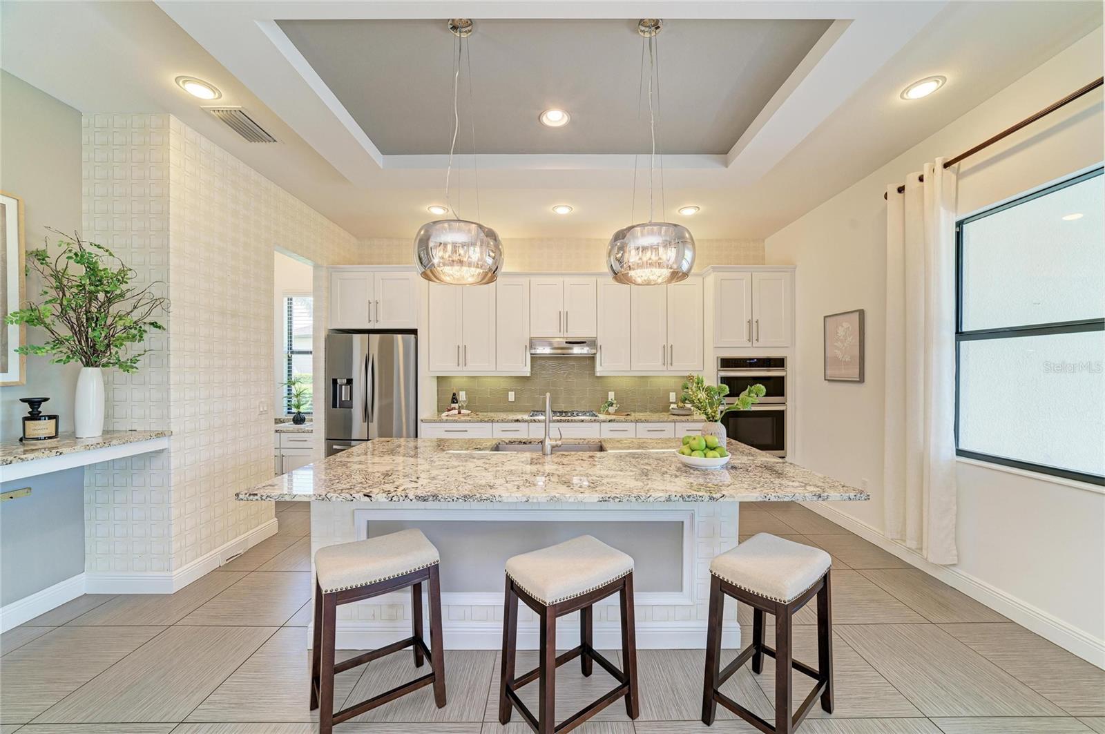 826 HONEYFLOWER LOOP