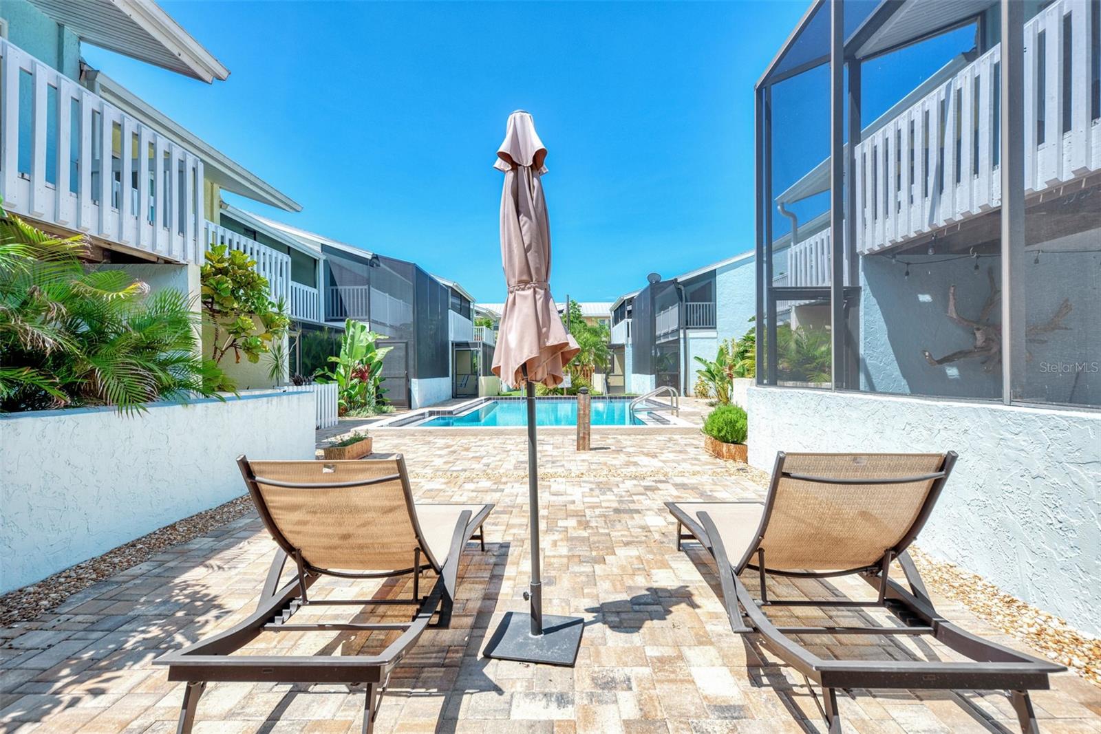 1752 STICKNEY POINT RD #102