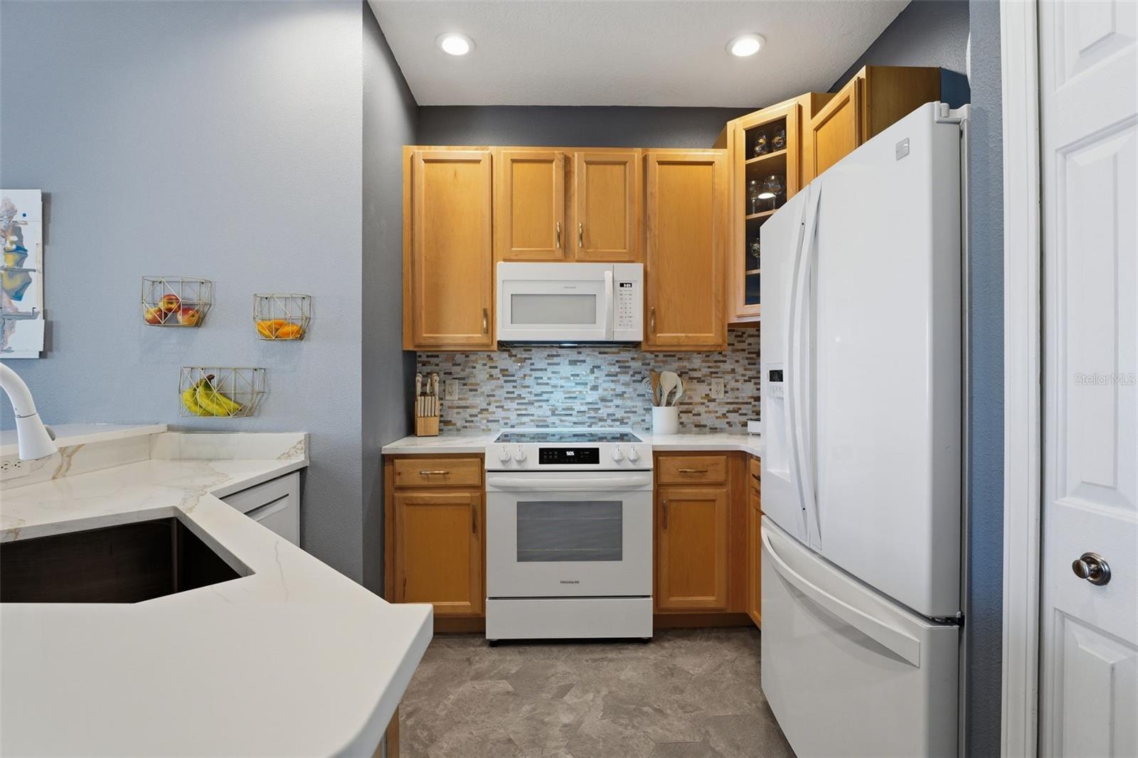 3758 PARKRIDGE CIR #24-201